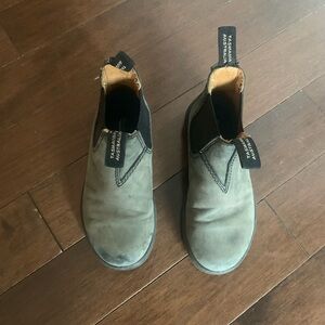 Blundstone grey Chelsea boots